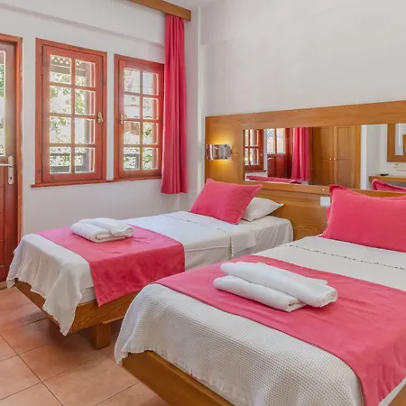 Club Pink Palace Hotel 3*