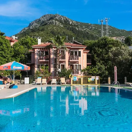 Hotell Club Pink Palace 3*