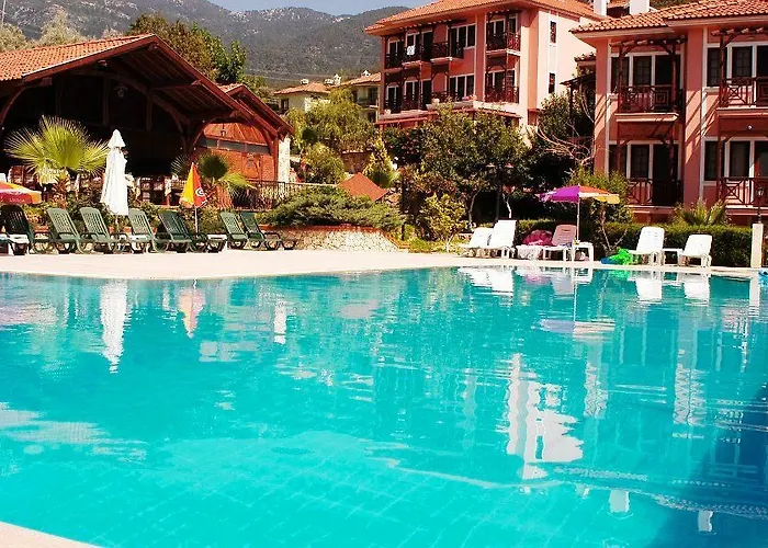 Club Pink Palace 3*