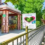 粉红宫殿俱乐部酒店 3* 厄吕代尼兹