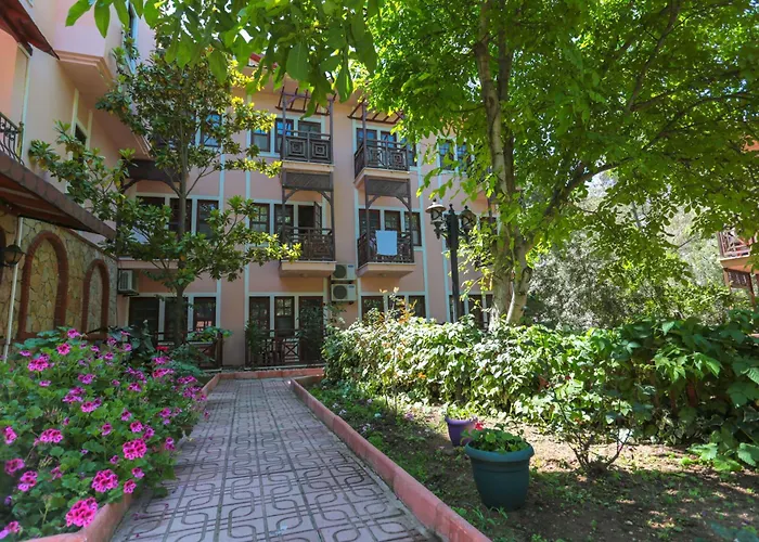 Club Pink Palace 3* Ölüdeniz