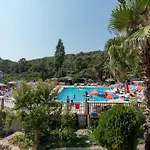 Отель Club Pink Palace 3*