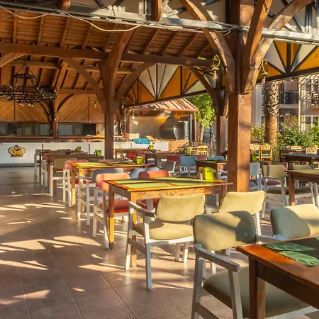 Club Pink Palace Szálloda