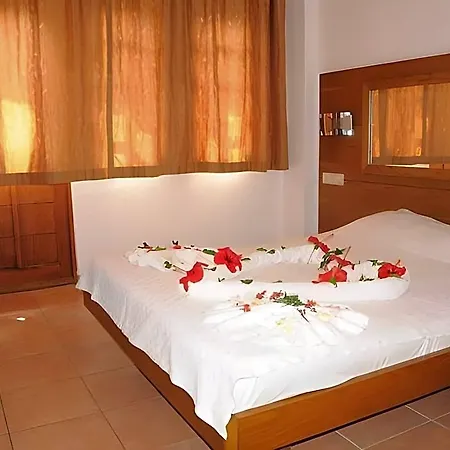 Club Pink Palace 3*