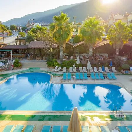 Club Pink Palace Hotel 3*