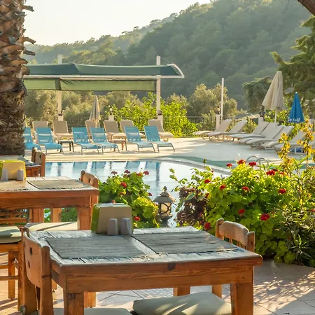Club Pink Palace Hotel