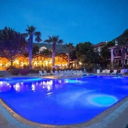 Club Pink Palace Hotel 3*