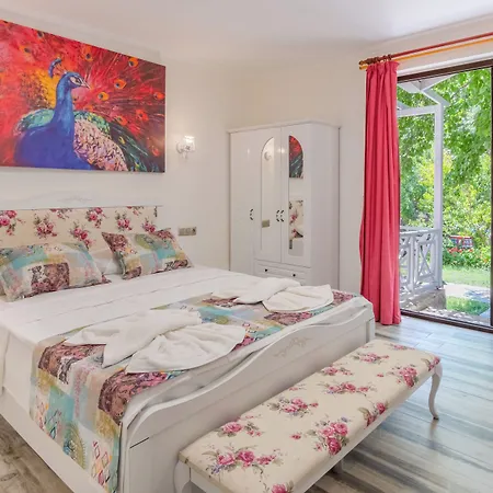 Club Pink Palace Hotel Oludeniz