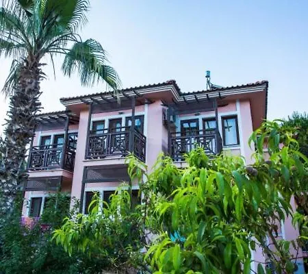 فندق كلوب بينك بالاس هوتل 3*