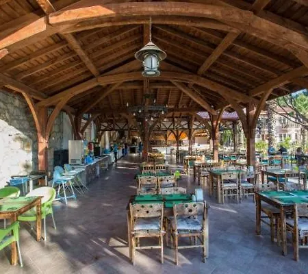 كلوب بينك بالاس هوتل